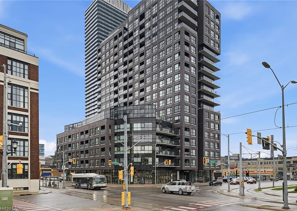 1st image of 1 Victoria St S #1902