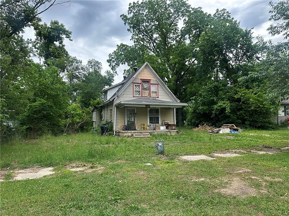 1st image of 623 N C St