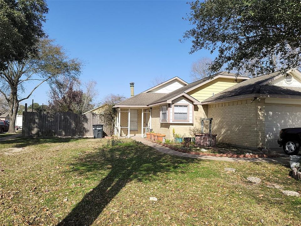 1st image of 19446 Cypress Harbor Dr