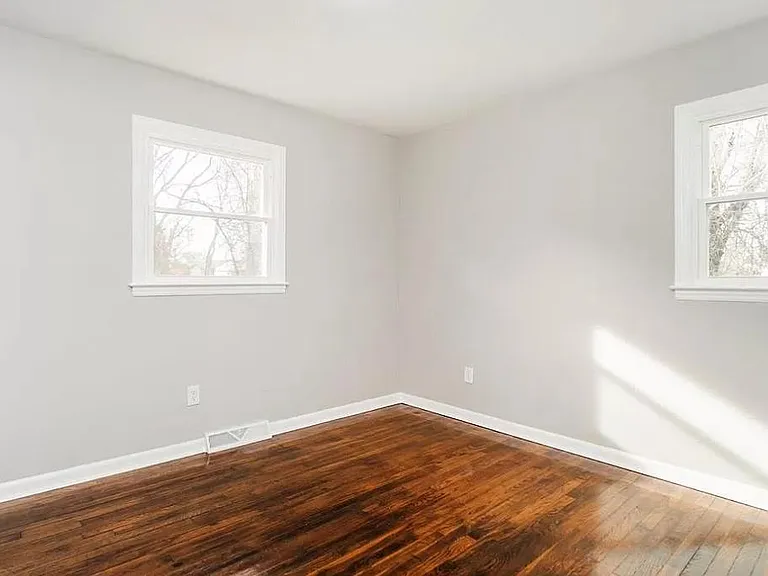 708 Bluford St — Photo 16