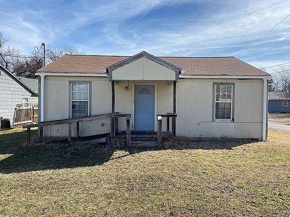 4th image of 601 Lindsey St