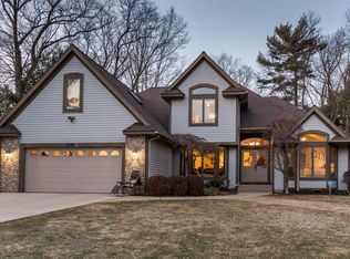 2124 Ridgeway Dr, Muskegon, MI 49441