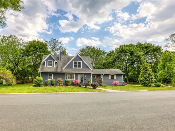 4 Meadow Ln, Danvers, MA 01923