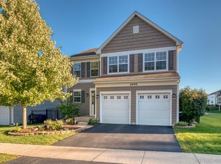 2699 Regency Ct E, Saint Charles, IL 60175