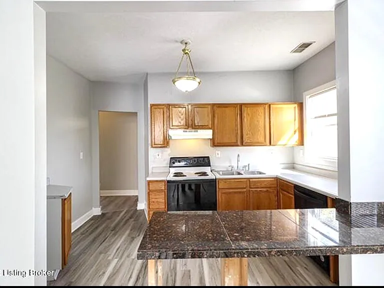 3761 Southern Pkwy #2 — Photo 1