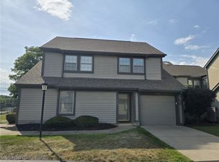 223 N Bayshore Dr, Columbiana, OH 44408