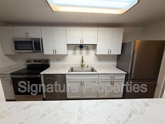 2nd image of 9397 London Tower Ct Unit 503