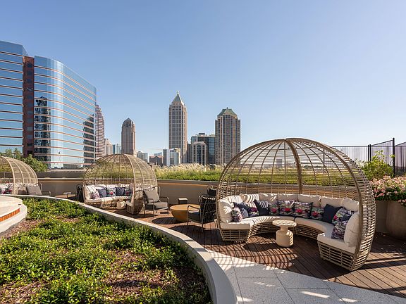 7th Floor Terrace