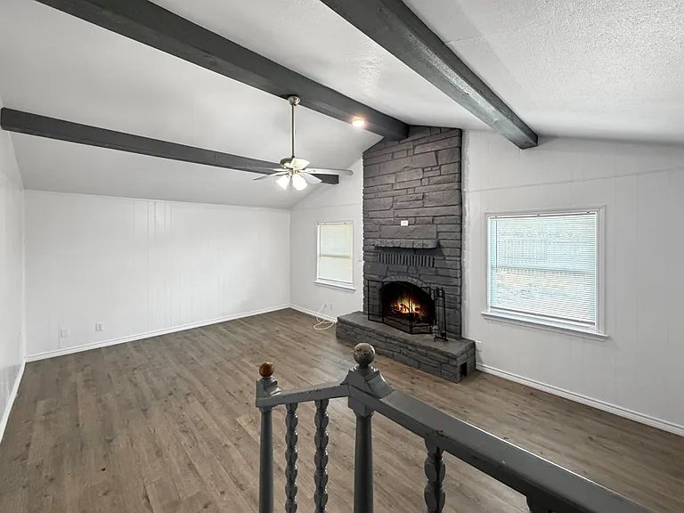 1211 Comay St — Photo 3