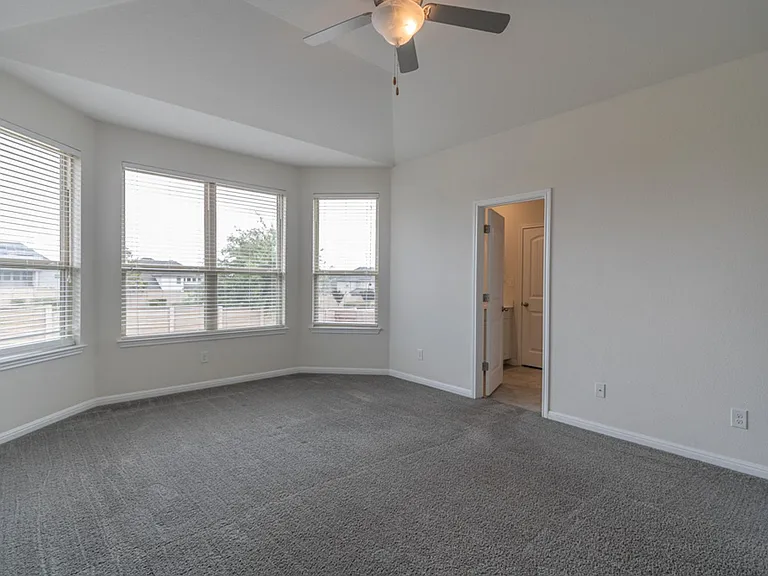 2924 Barbed Wire St — Photo 10