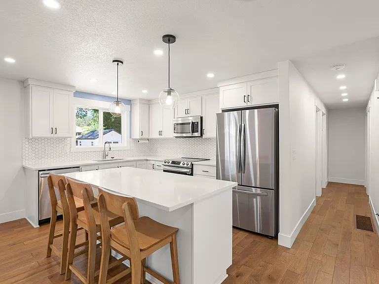 17714 SE Cook St — Photo 2