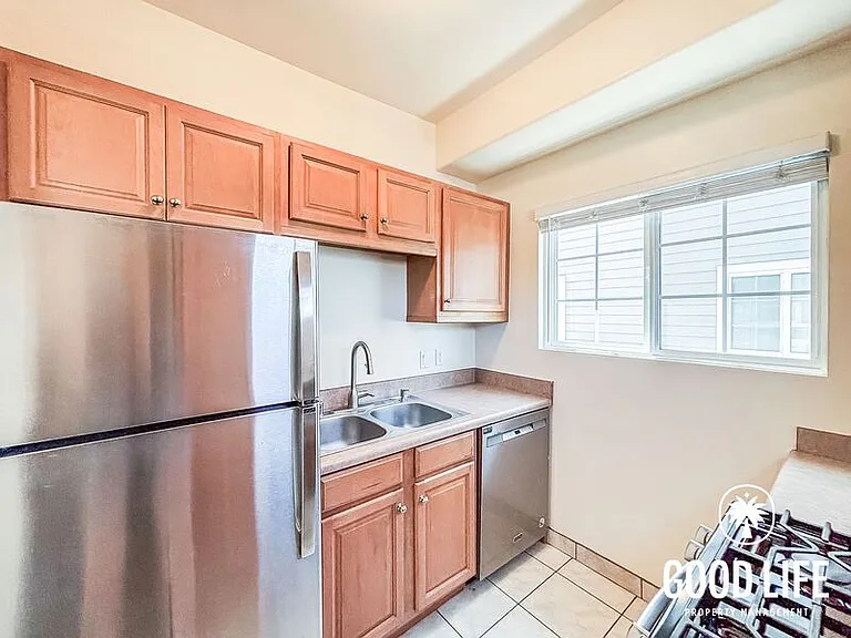 4335 1/2 Cleveland Ave — Photo 9