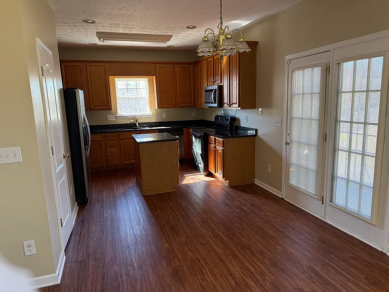 100 Wyngate Chase — Photo 3