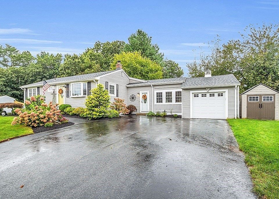 42 Grasshopper Ln, Tewksbury, MA 01876 | Zillow