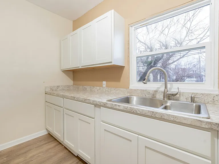 10618 Crestwood Ave — Photo 16