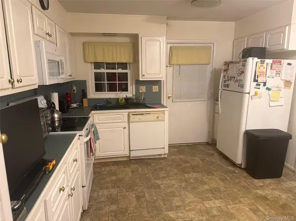 222 Blackpool Court #A, Ridge, NY 11961
