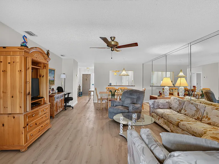 65 Pelican Pointe Dr #2030 — Photo 24