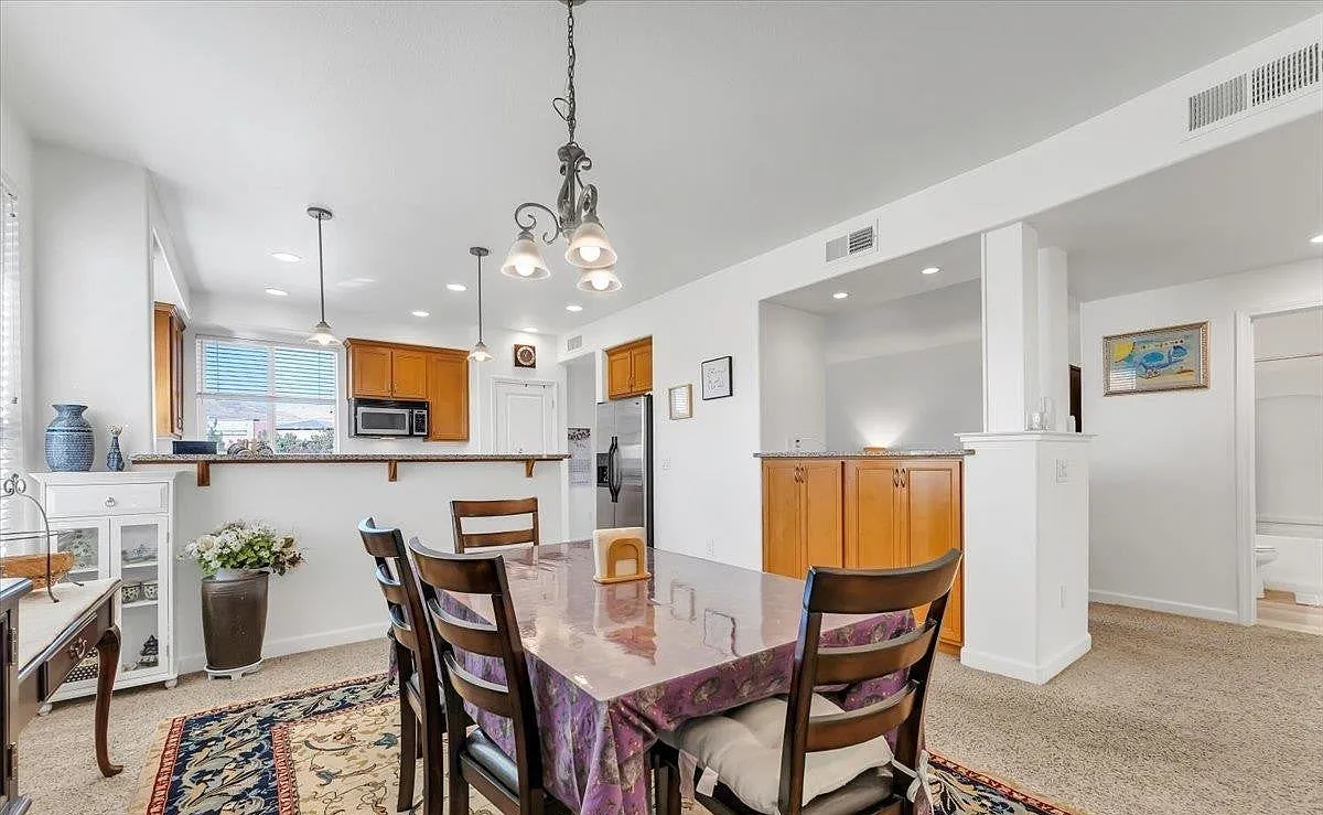 2 bed, 1517 sqft, $2,300 — Photo 4