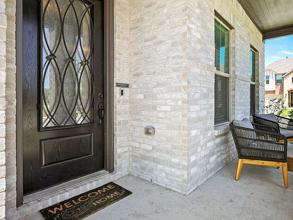 2nd image of 638 Taylor Dr