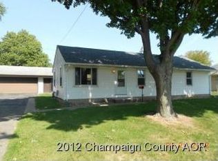 305 S Elm St, Saint Joseph, IL