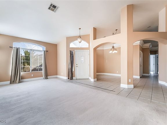 4th image of 7483 Forestdale Ct