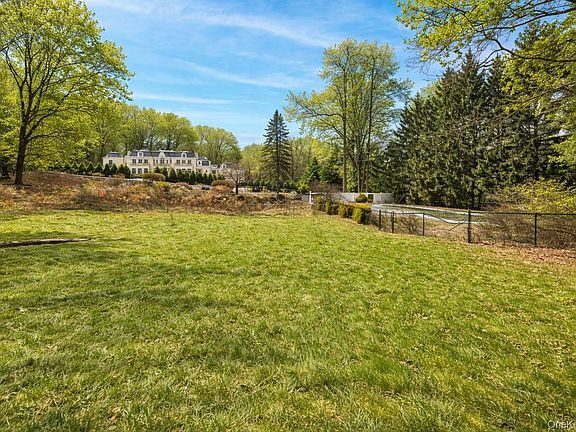 5th image of 17 Briarwood Lane