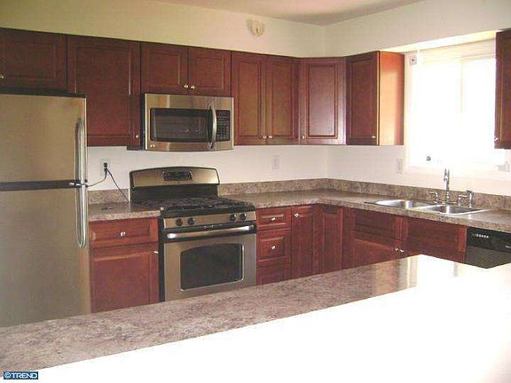 4th image of 103 Scammell Dr