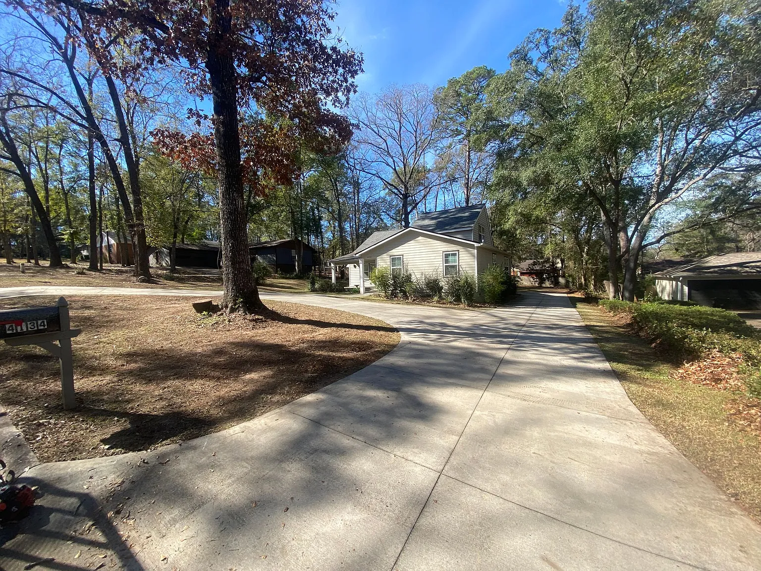 3 bed, 1900 sqft, $2,800 — Photo 2