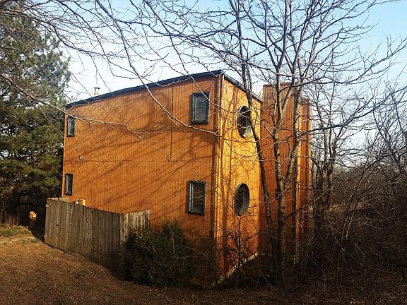 2nd image of 3551 S Crest Ln