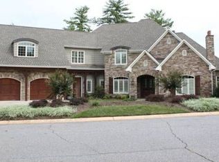 6024 Buckskin Dr, Hickory, NC 28601
