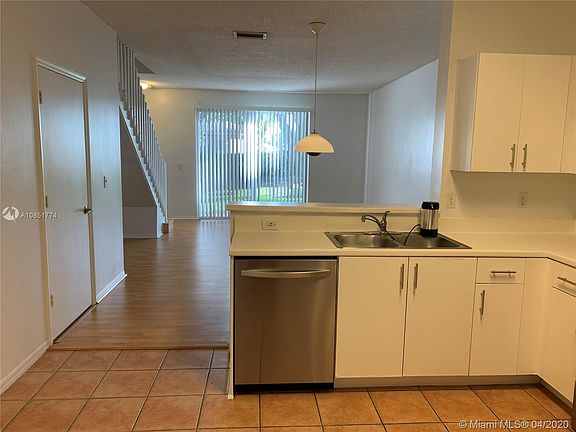 4th image of 2058 Madeira Dr #2058