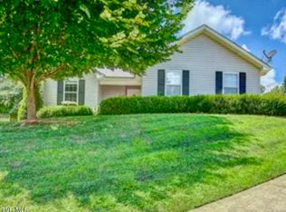 616 Glen Oaks Pl, Johnson City, TN 37615
