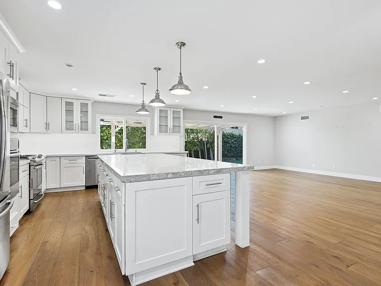 3235 W Sierra Dr — Photo 9