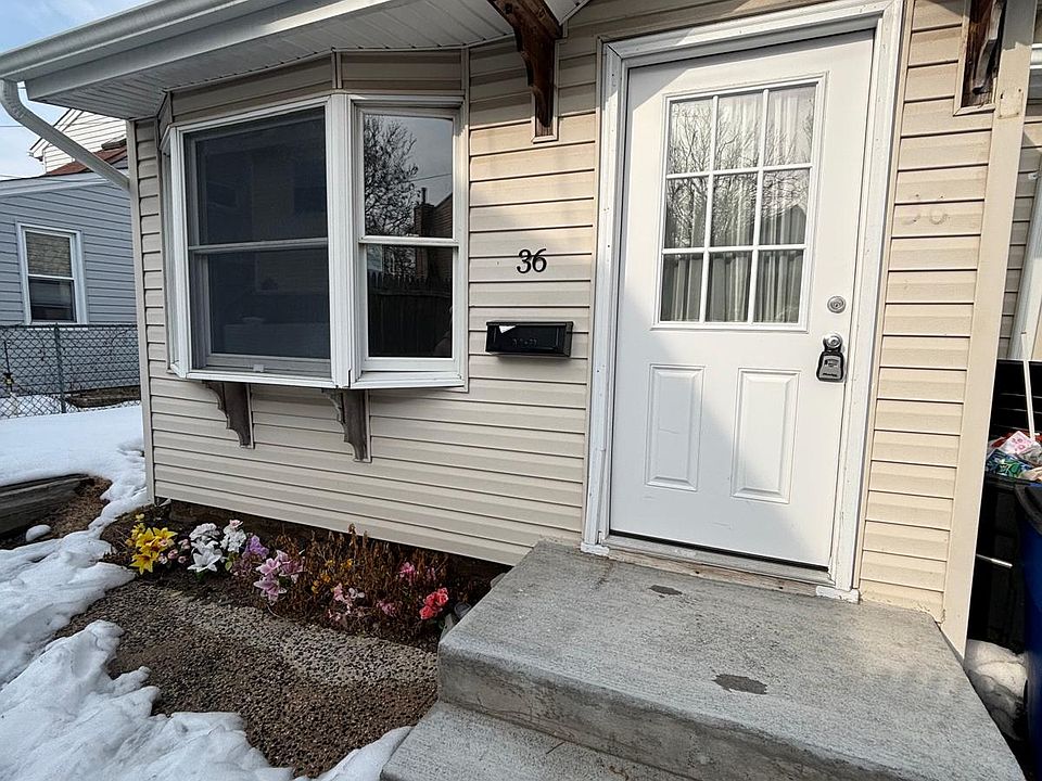 1st image of 36 Edwin Ct