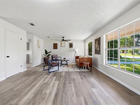 5th image of 1617 SE 14TH AVENUE