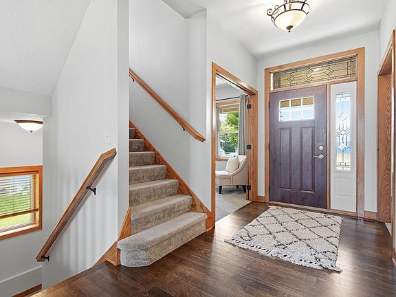 5th image of 11956 Castle Rock Ct N