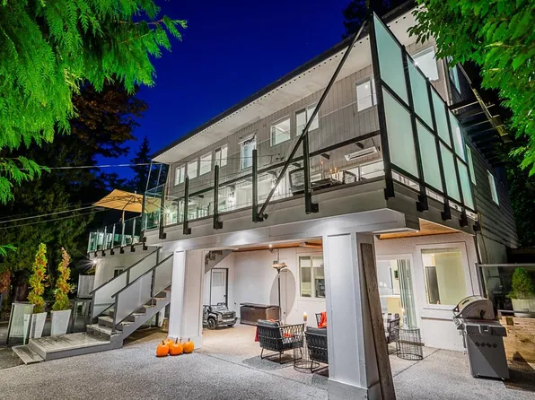 6446 Marine Dr, West Vancouver, BC V7W 2S6