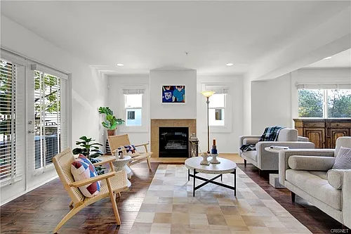1707 N Fair Oaks Ave #109 Photo 1