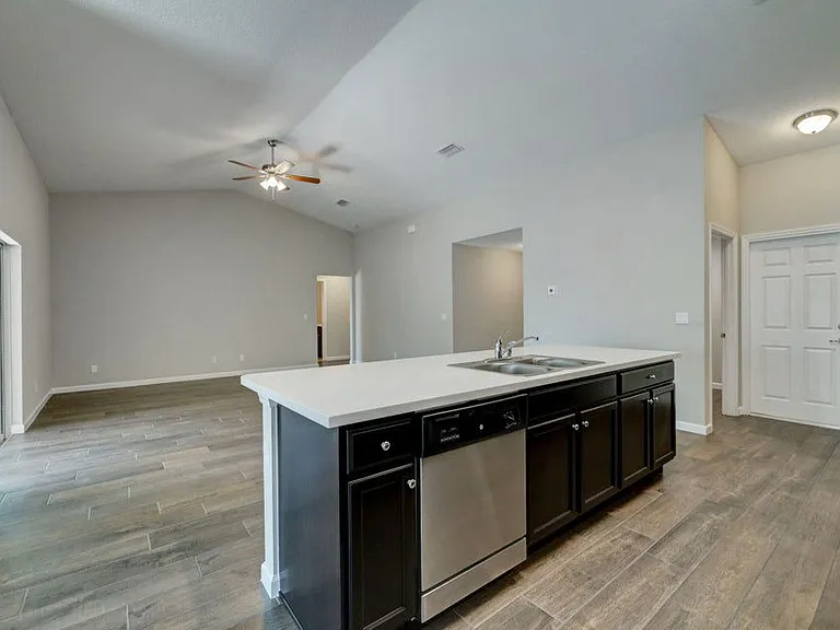 3773 SW Swope St — Photo 8
