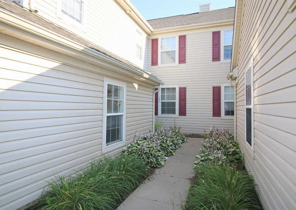 1st image of 293 Victoria Dr