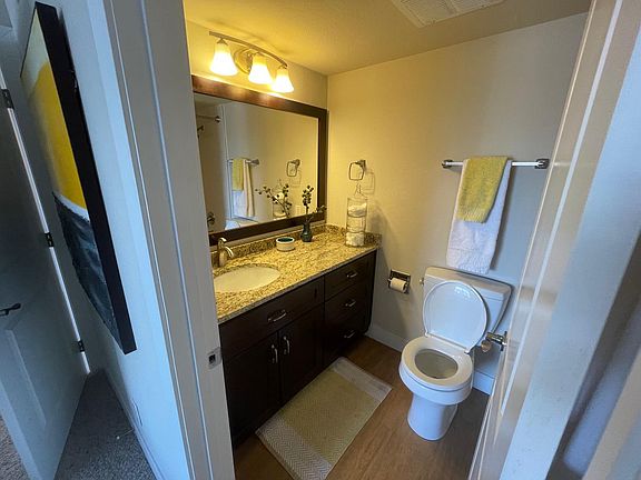 3rd image of 701 E Bayaud Ave #402