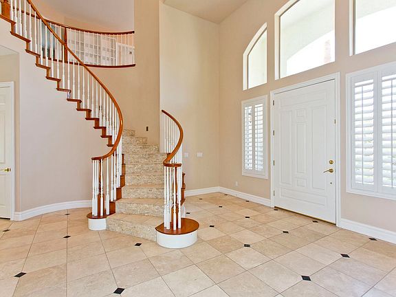 2nd image of 4942 Mesa Capella Dr