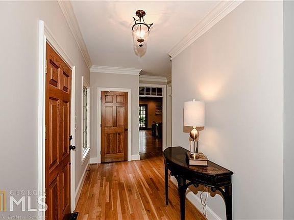 4th image of 1441 Lakeshore Dr