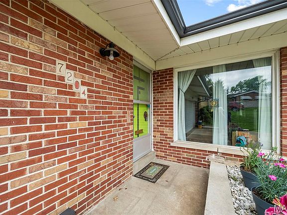 2nd image of 7204 Rockspring Dr
