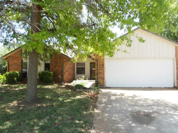 2322 Ripple Creek Ln, Edmond, OK 73012