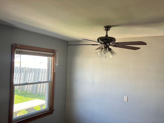 5th image of 13001 Darlington Ave
