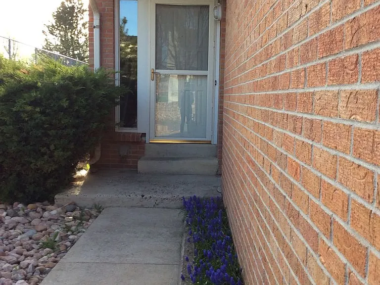 1300 Vesta Cir — Photo 2
