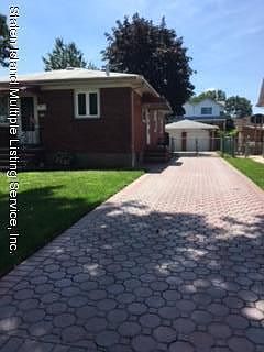 3rd image of 22 Zwicky Ave