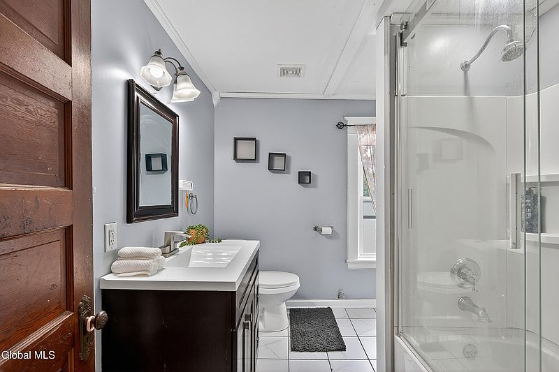 3rd image of 14 Hawk Street