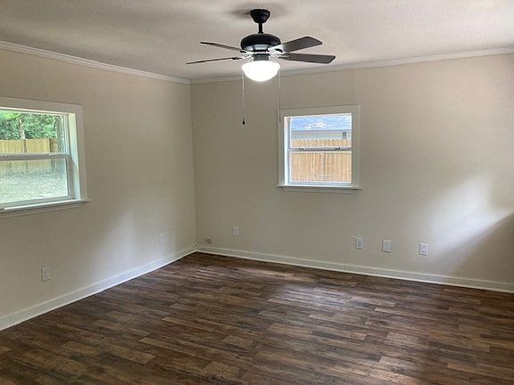 5th image of 208 Parkcrest Dr